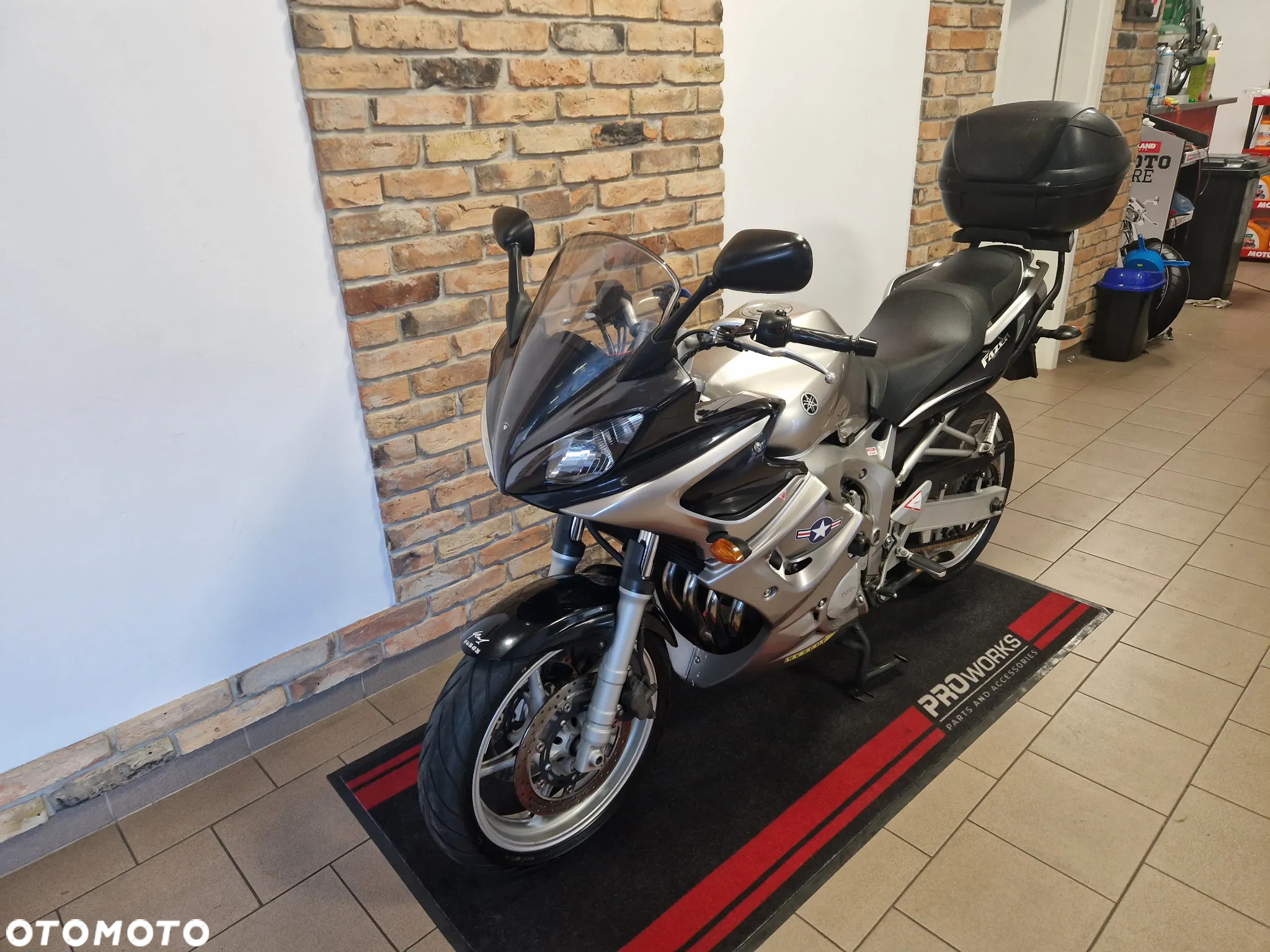 Yamaha FZ6 - 21
