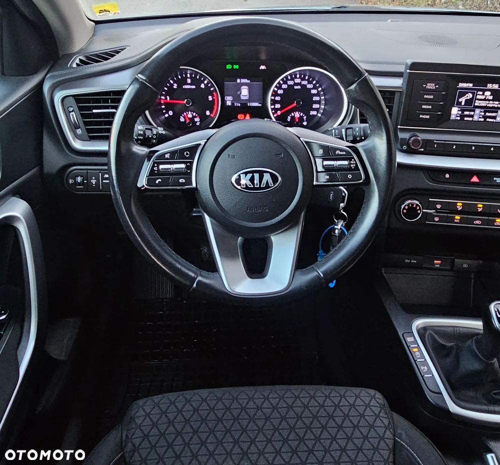 Kia Ceed 1.6 CRDi SCR M - 10