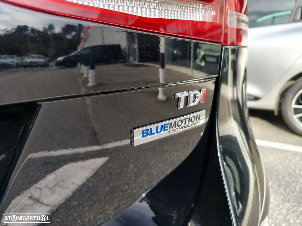 VW Passat Variant 1.6 TDI BlueMotion - 32