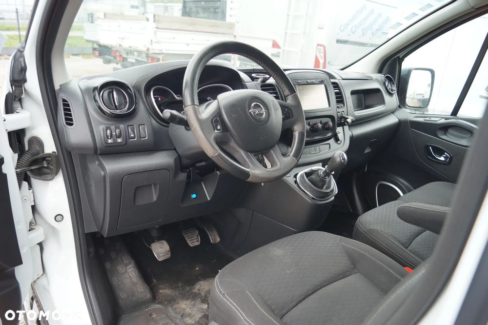 Opel Vivaro - 18