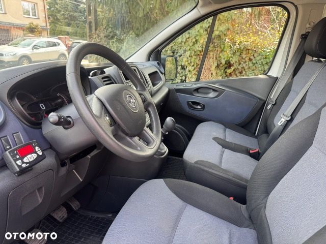 Opel vivaro - 11