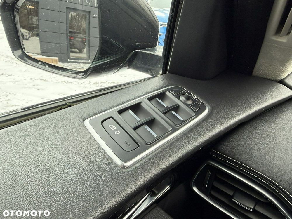 Jaguar F-Pace 2.0 i4D AWD R-Sport - 8