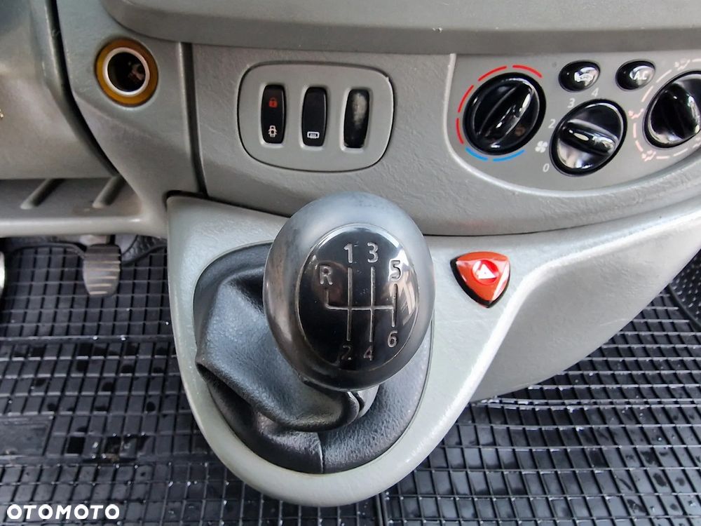 Opel Vivaro L2H1 2.9t - 25