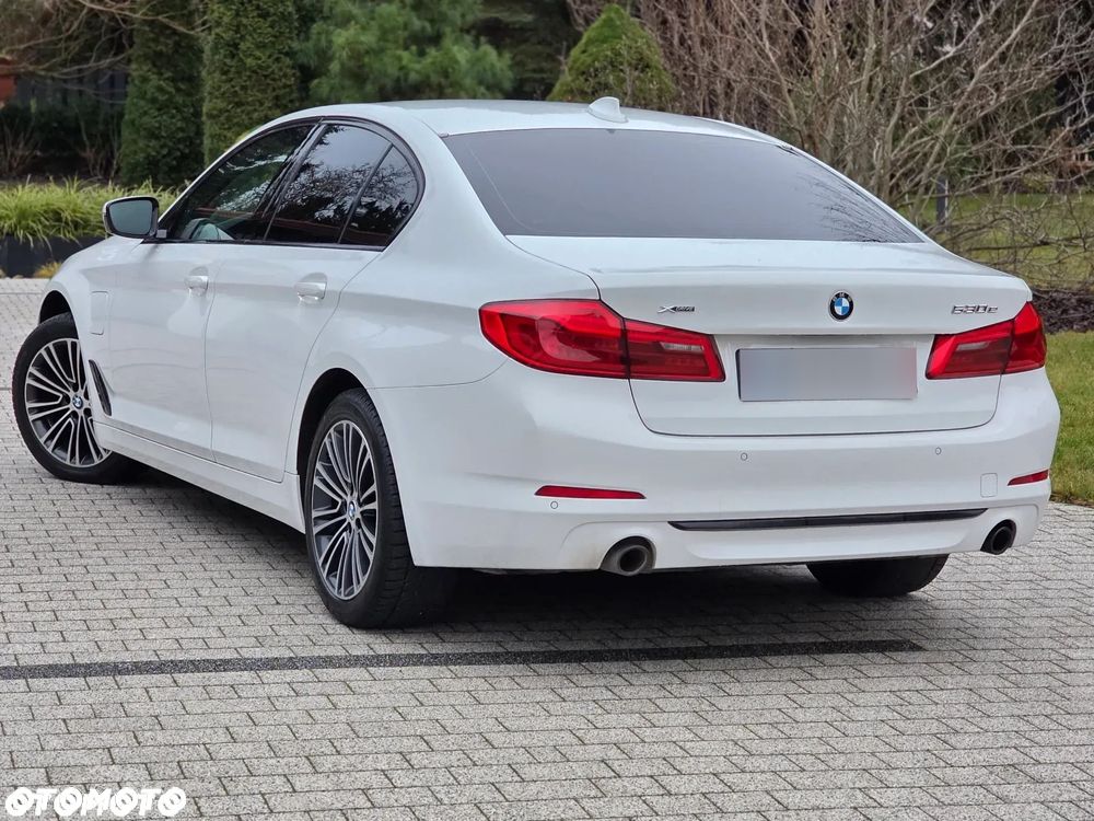 BMW Seria 5 530e iPerformance xDrive Sport Line sport - 4