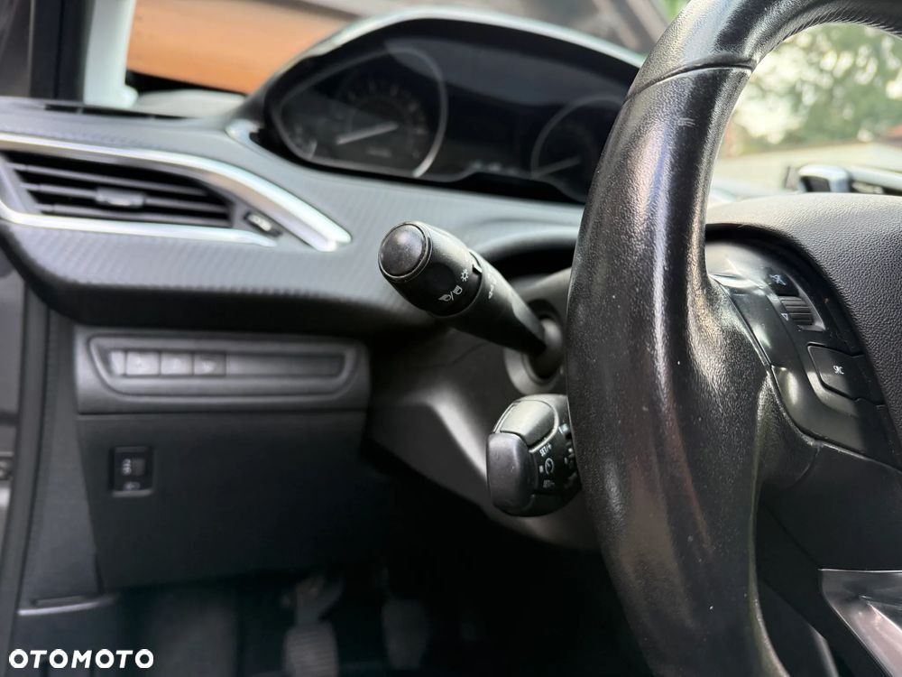 Peugeot 2008 1.2 Pure Tech Active S&S - 4
