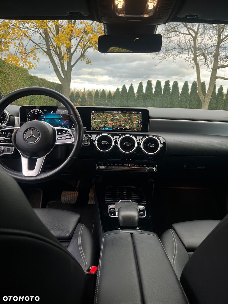 Mercedes-Benz Klasa A 180 7G-DCT - 7