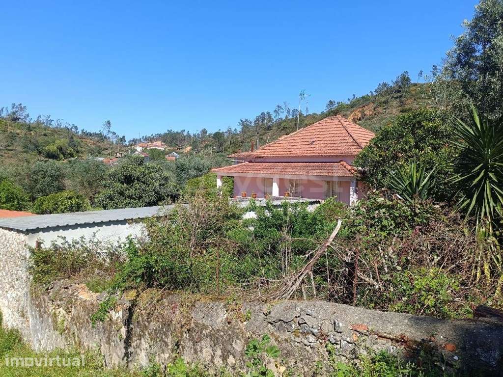 Moradia pronta com terreno a poucos minutos do acesso à IC9 - Grande imagem: 4/27