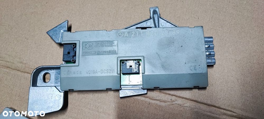 2118202989 WZMACNIACZ ANTENY MERCEDES W211 A2118202989 - 2