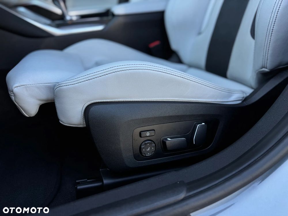 BMW M3 Competition xDrive sport - 29