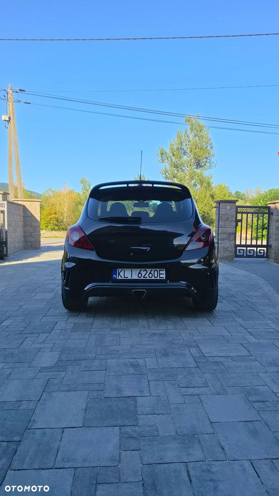 Opel Corsa 1.6 T OPC - 2