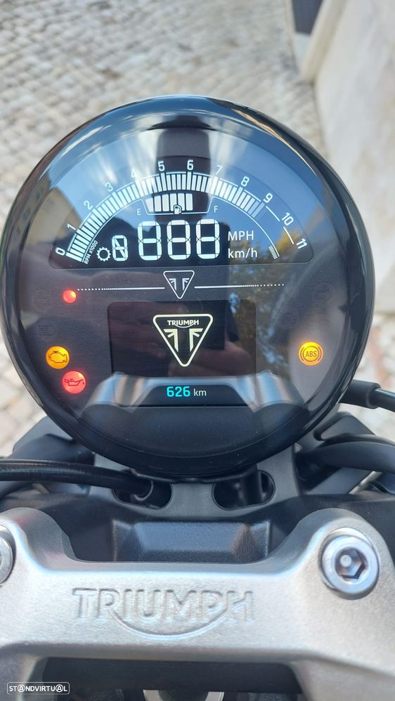 Triumph Trident 660 - 7