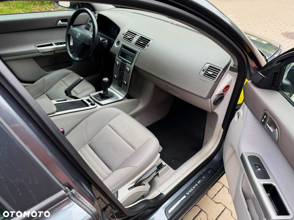 Volvo S40 2.0D Momentum - 13