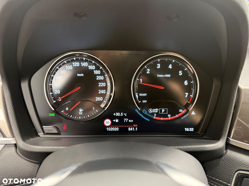 BMW X1 xDrive20i - 16