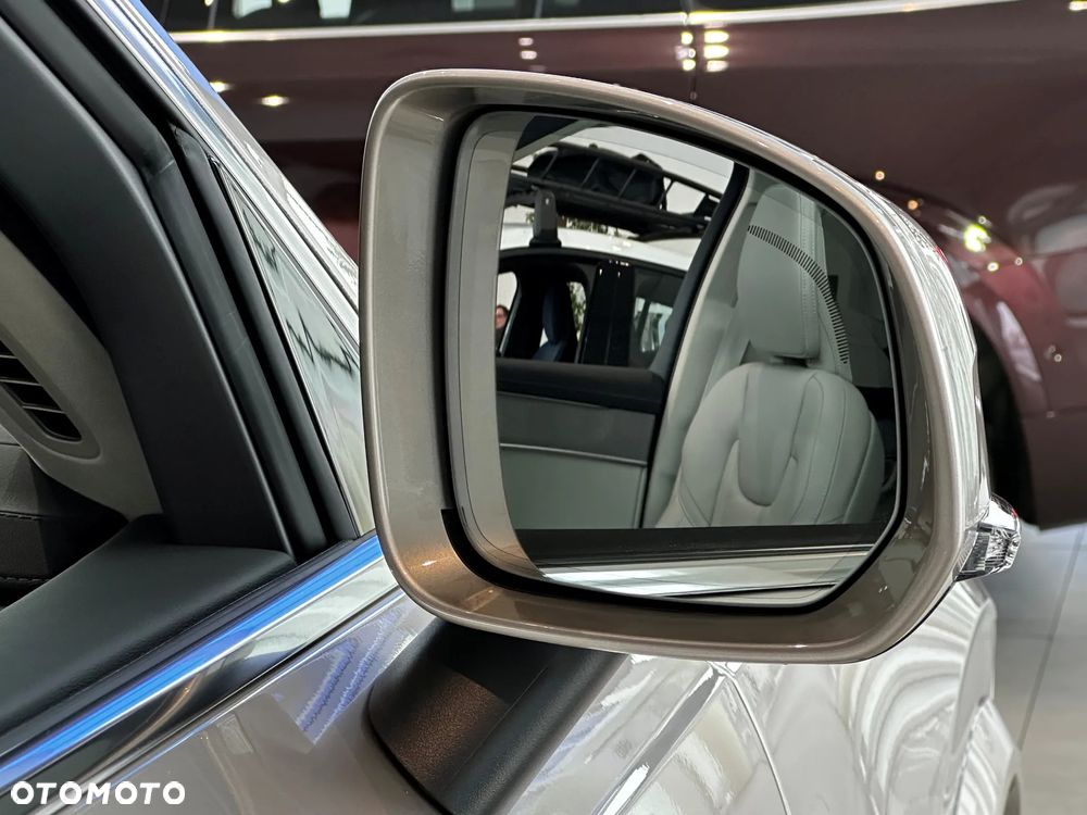 Volvo XC 90 T8 AWD Plug-In Hybrid Ultimate Bright 7os - 17