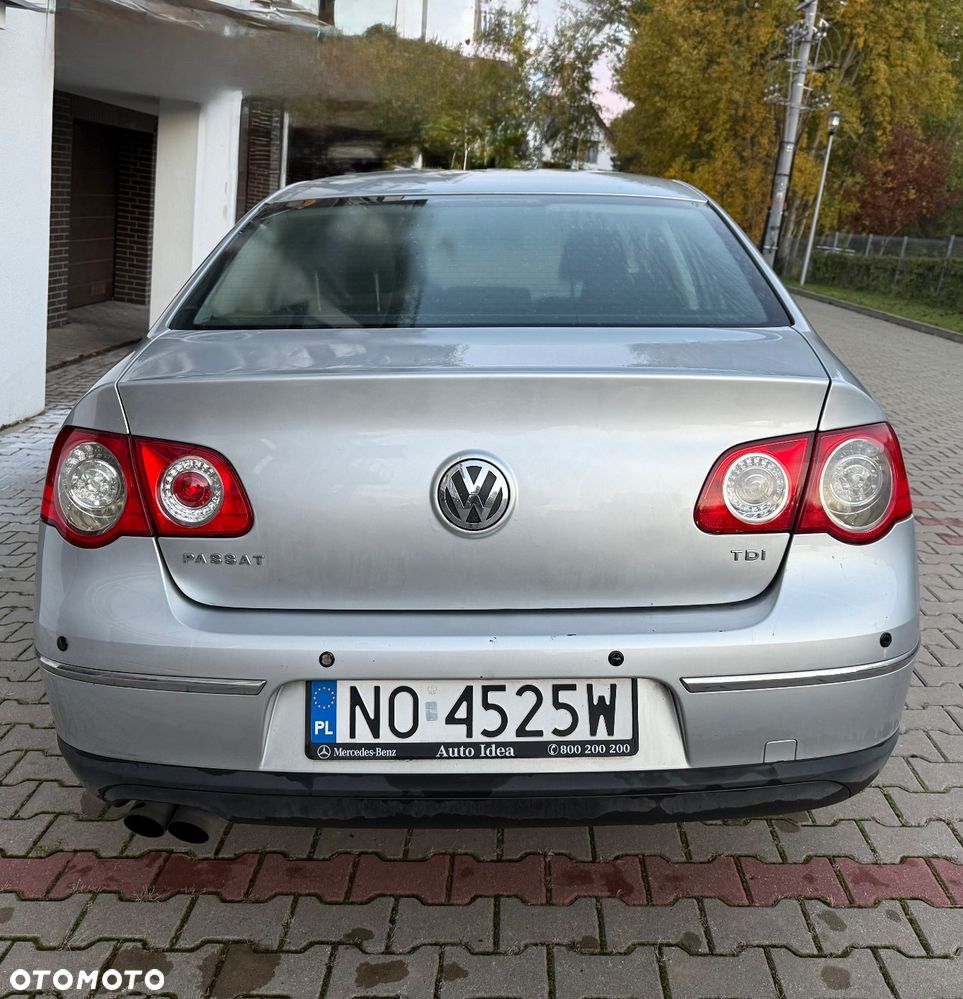 Volkswagen Passat 2.0 TDI DPF Comfortline - 2