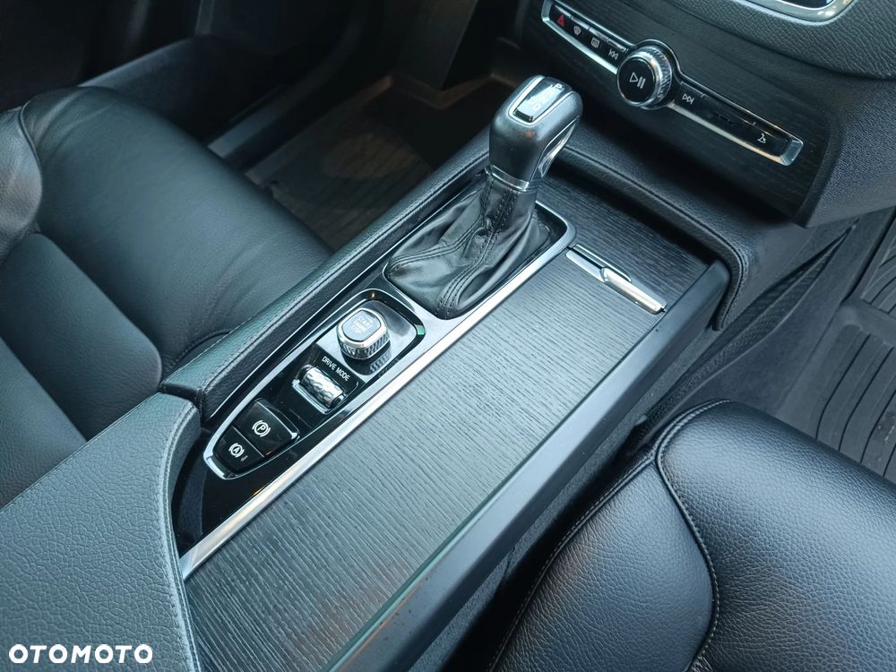 Volvo XC 90 T5 AWD Momentum 7os - 28