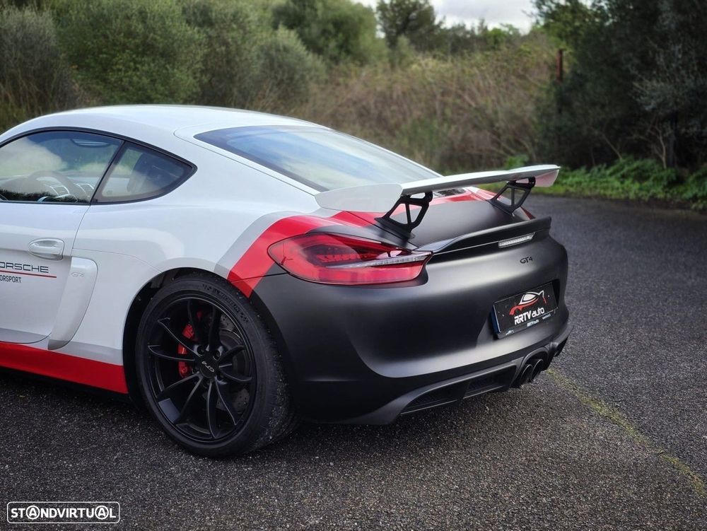 Porsche Cayman GT4 - 29