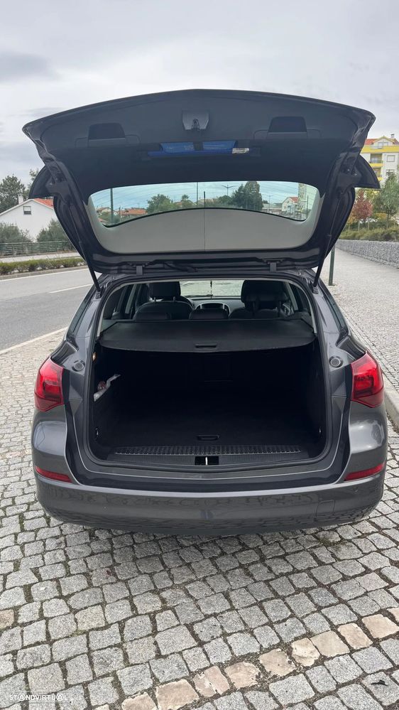 Opel Astra Sports Tourer - 13