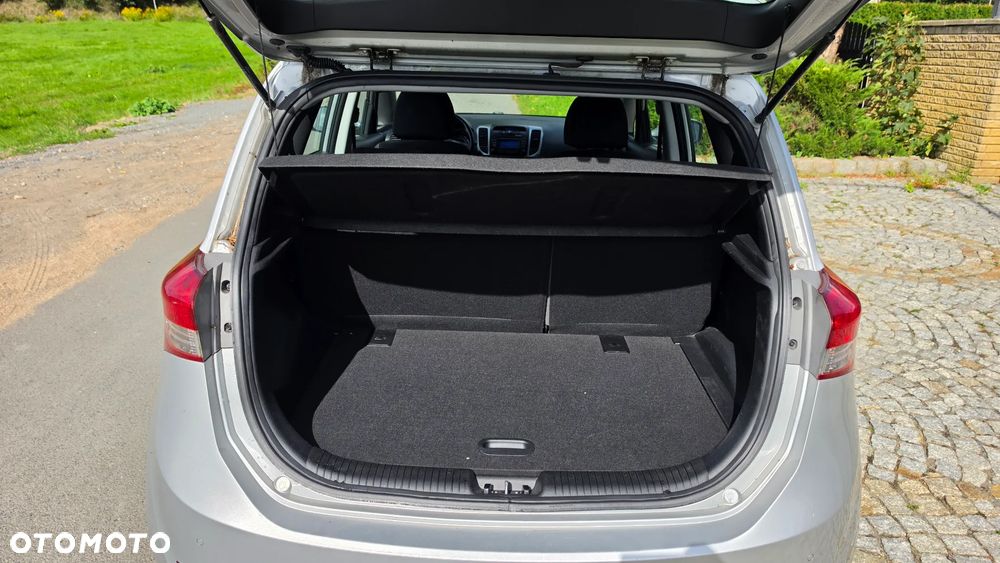 Hyundai ix20 1.4 blue Comfort - 11