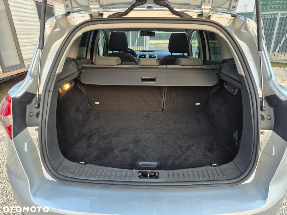 Ford Kuga 2.0 TDCi 2x4 Titanium - 13