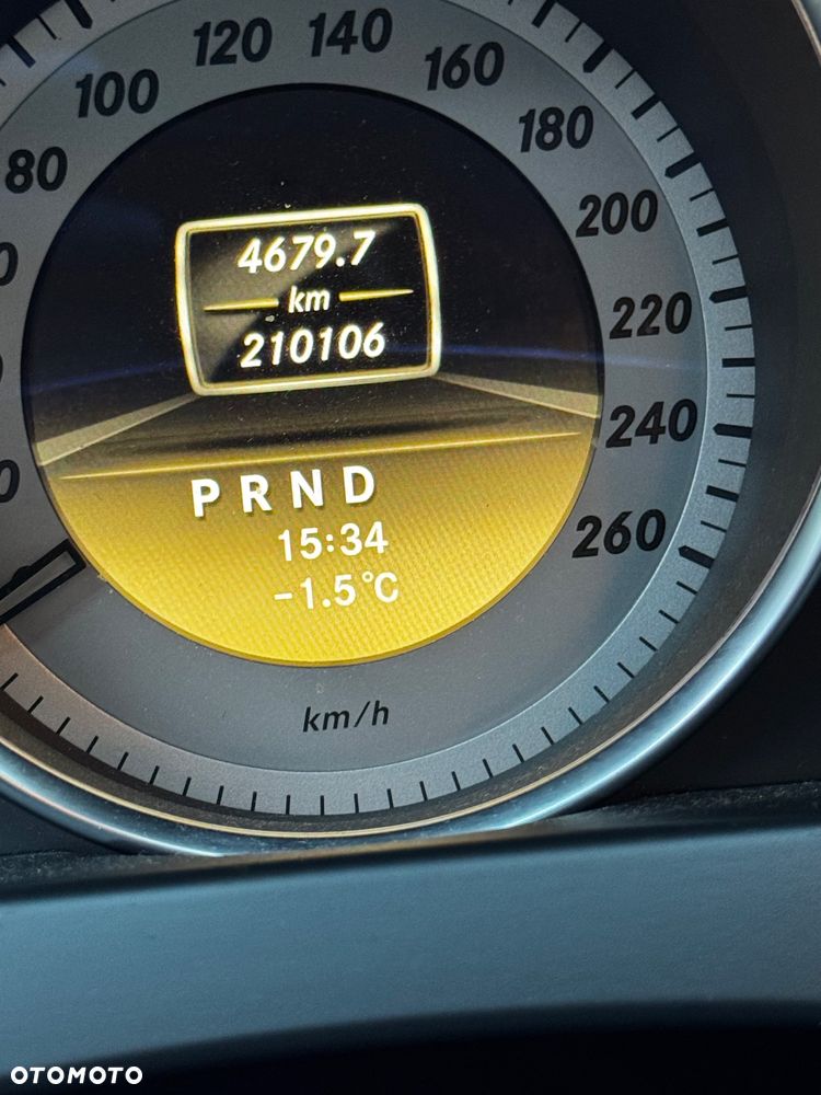 Mercedes-Benz Klasa C 250 CGI BlueEff - 5