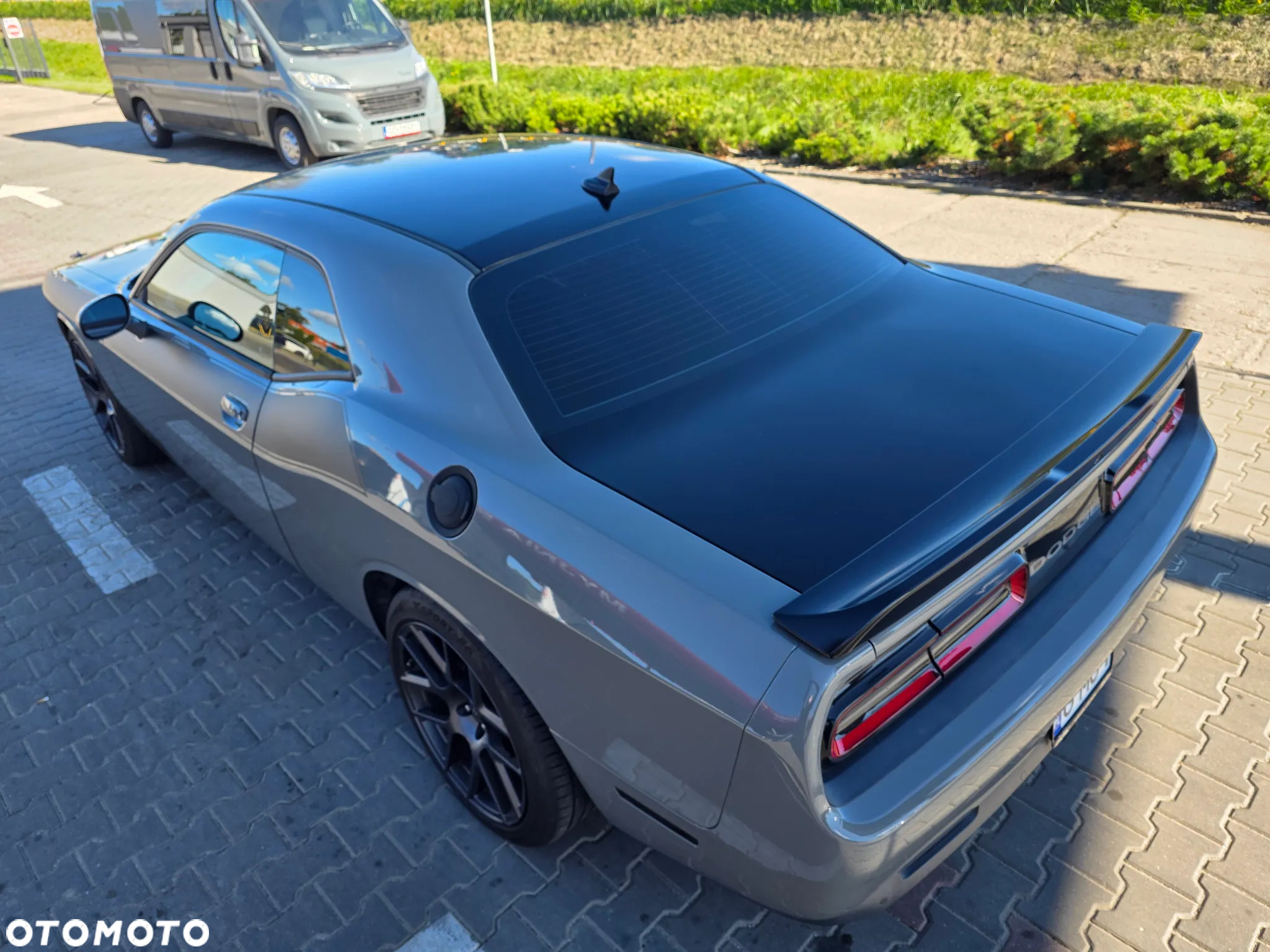 Dodge Challenger - 8