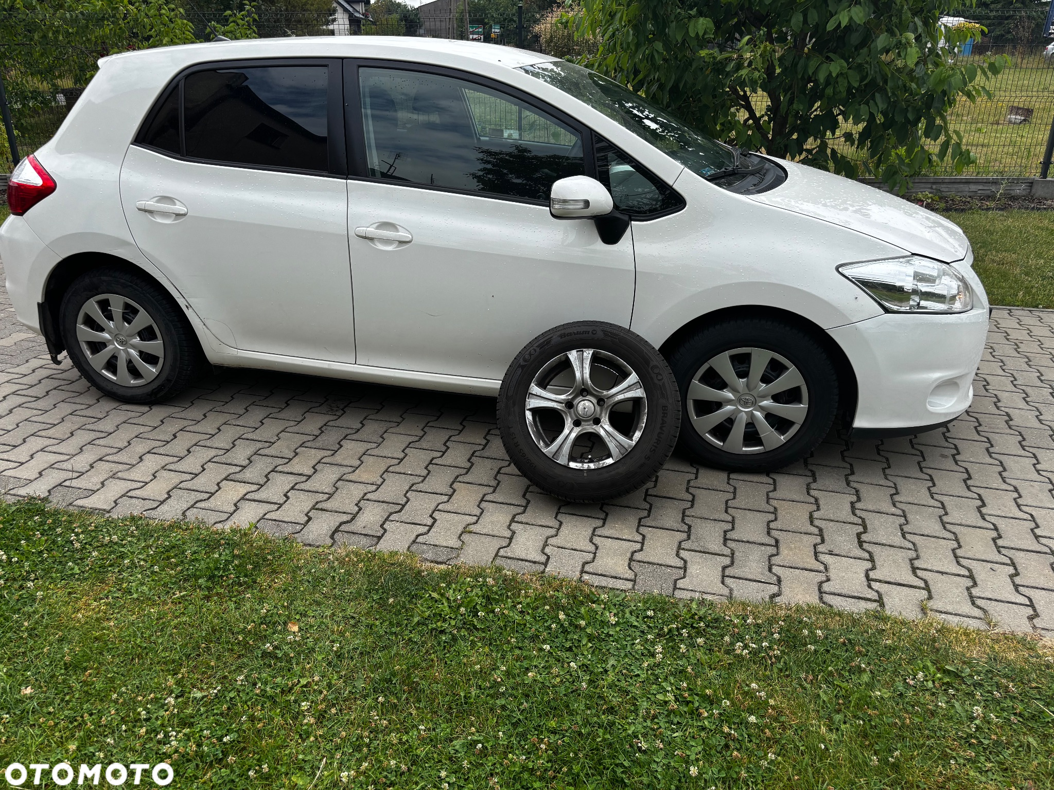 Toyota Auris 1.4 D-4D 2010 - 11