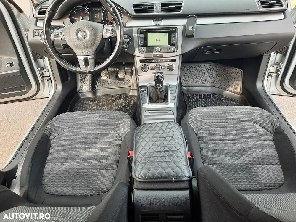 Volkswagen Passat - 8