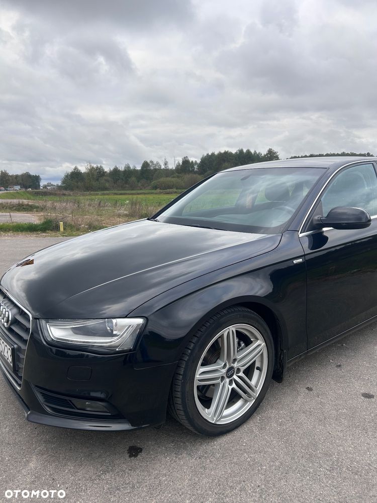 Audi A4 Limousine 2012 photo 4