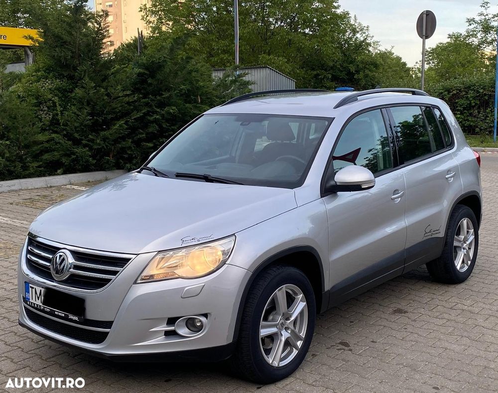 Volkswagen Tiguan - 1