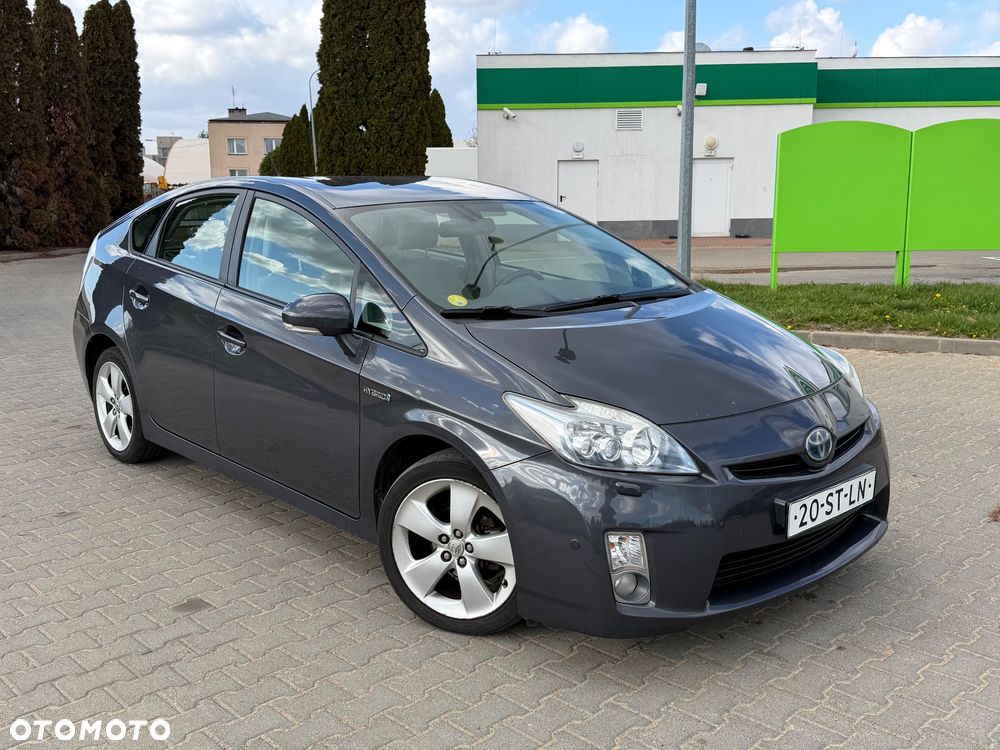 Toyota Prius 1.8 HSD Prestige - 9