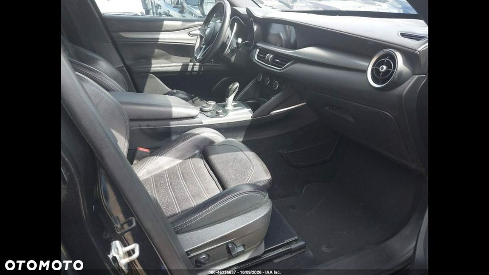 Alfa Romeo Stelvio - 10