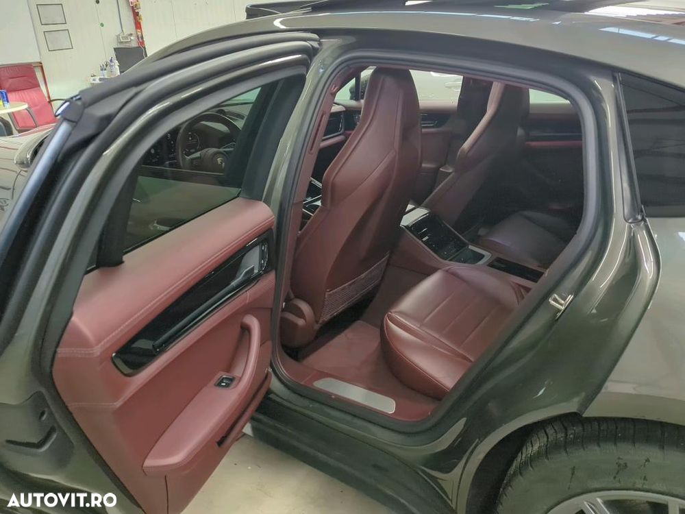 Porsche Panamera 4 E-Hybrid - 10