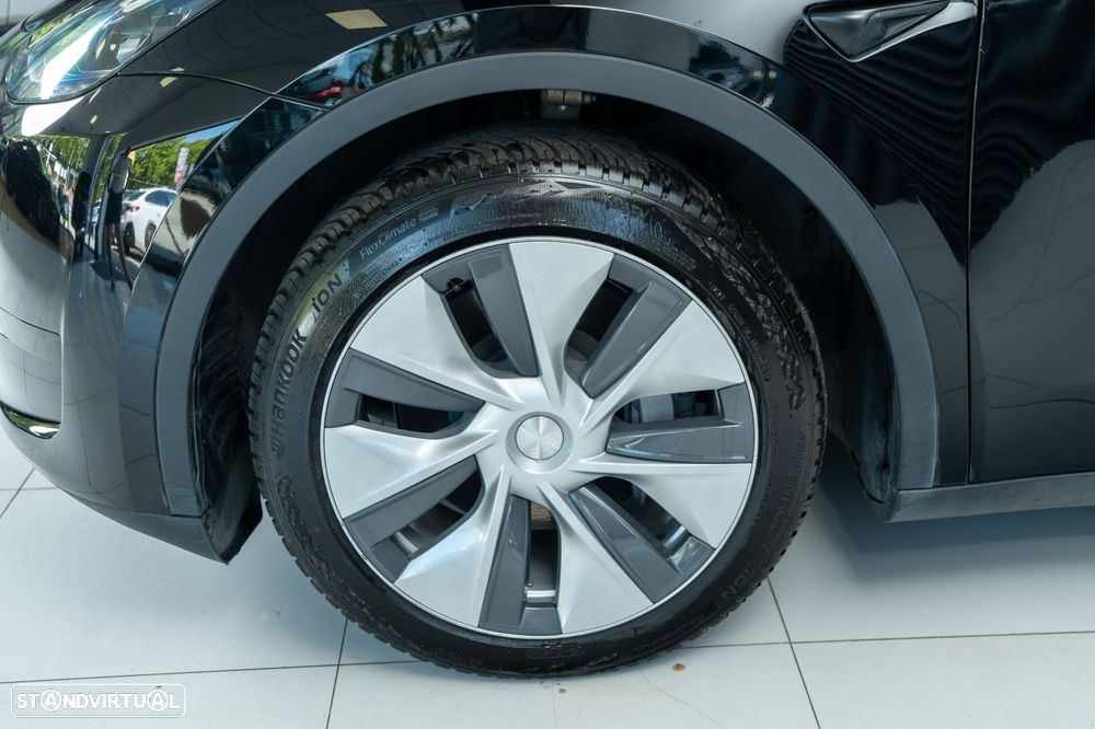 Tesla Model Y Standard RWD - 34