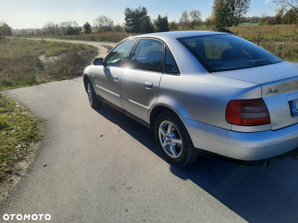 Audi A4 Limousine 1.6 - 31