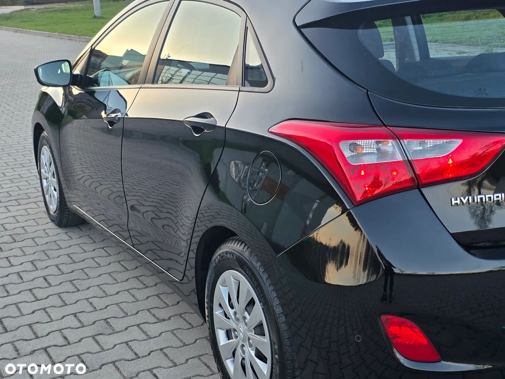 Hyundai i30 blue 1.4 Classic Navigation - 14