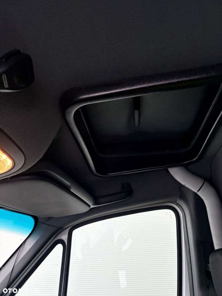 Mercedes-Benz Sprinter - 7