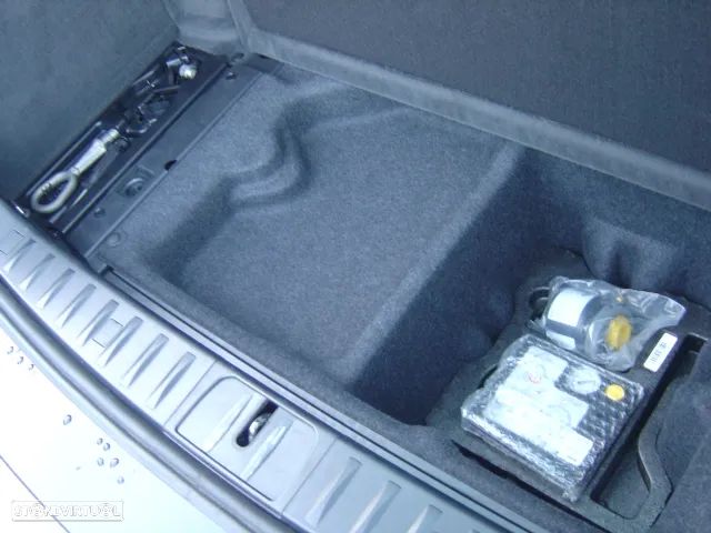 BMW 318 d Touring Auto - 11