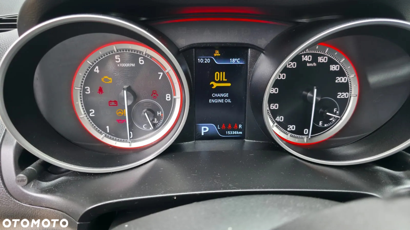 Suzuki Swift 1.2 Premium Plus CVT - 2