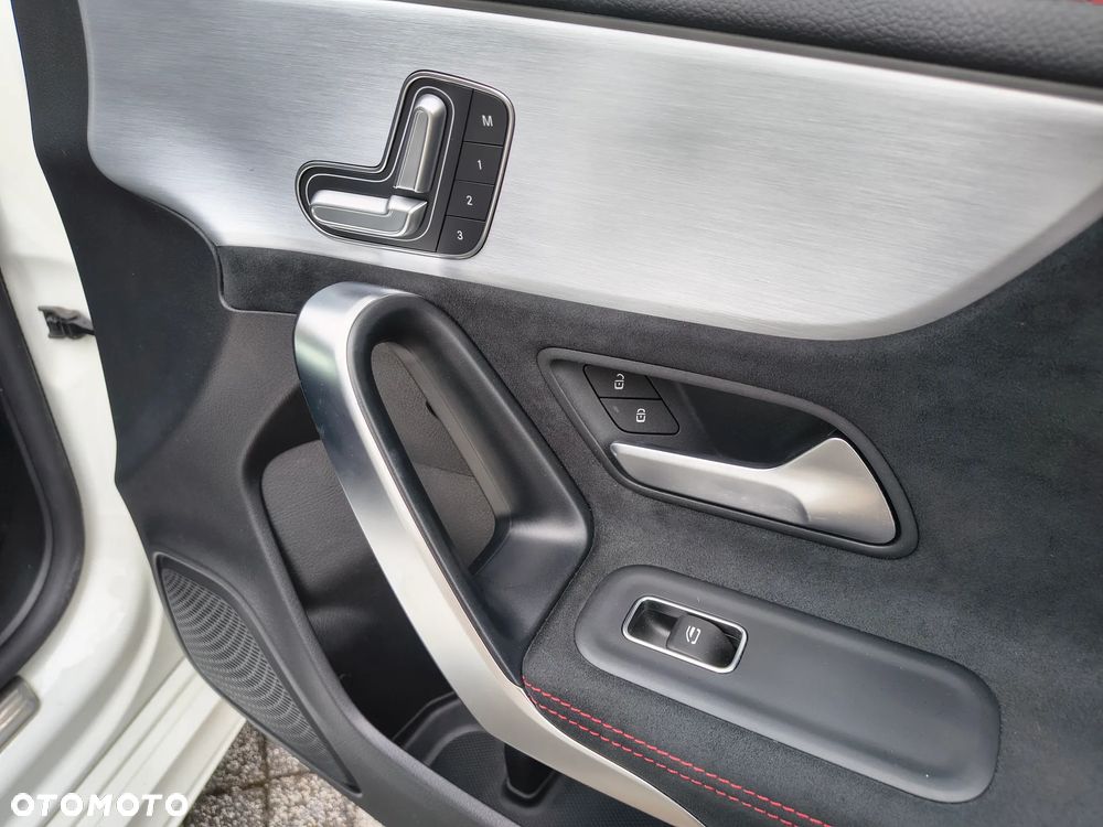 Mercedes-Benz CLA AMG 35 4Matic B AMG Speedshift 7G-DCT - 25