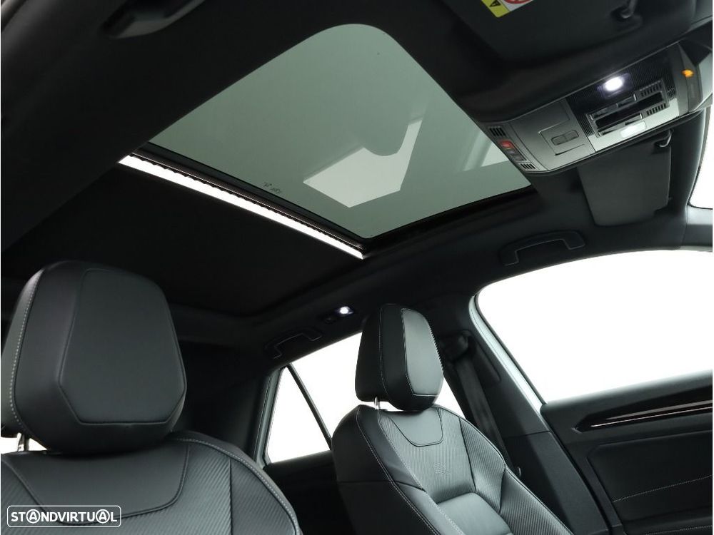 VW T-Roc 2.0 TDI R-Line DSG - 22