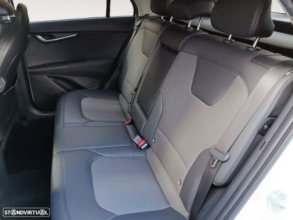 Kia Niro 1.6 GDi HEV Tech — fotografia 13