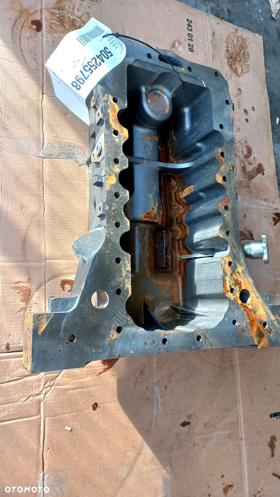 miska olejowa iveco 504269170 new holland 7630 - 10