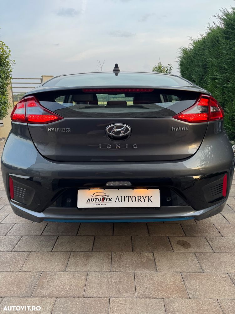 Hyundai IONIQ - 7