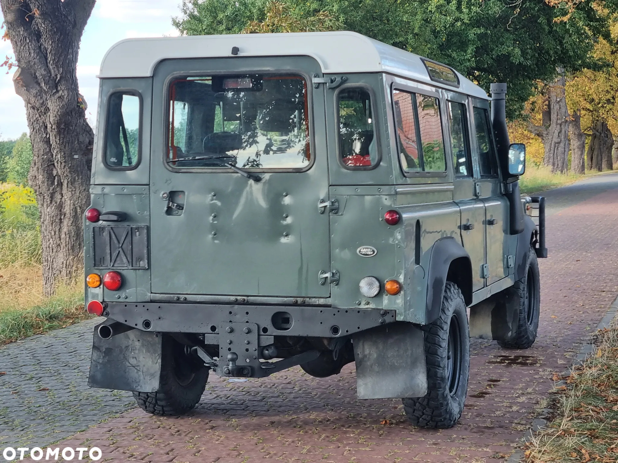 Land Rover Defender - 10