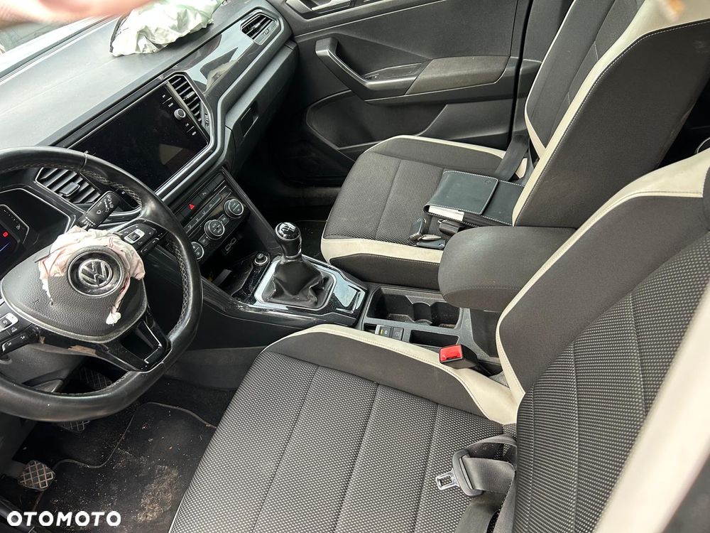 Volkswagen T-Roc - 5