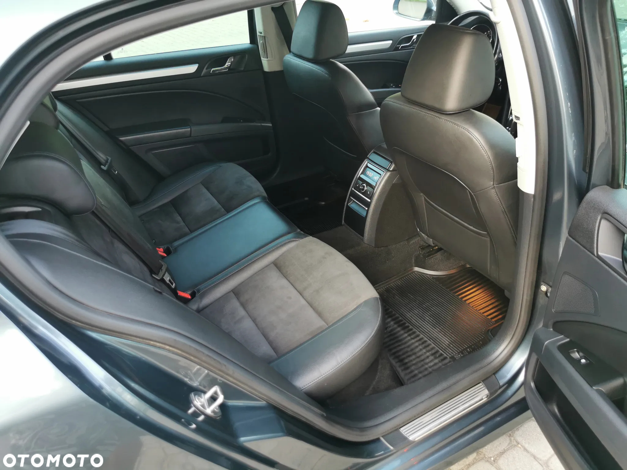 Skoda Superb 2.0 TDI 4x4 Elegance DSG - 25