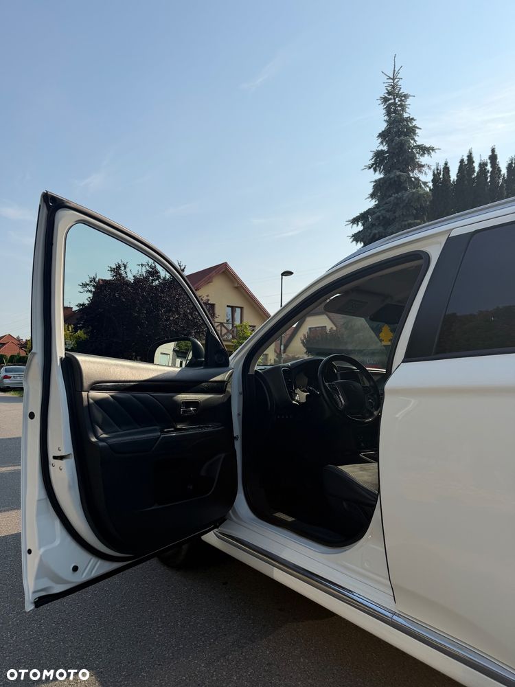 Mitsubishi Outlander - 8