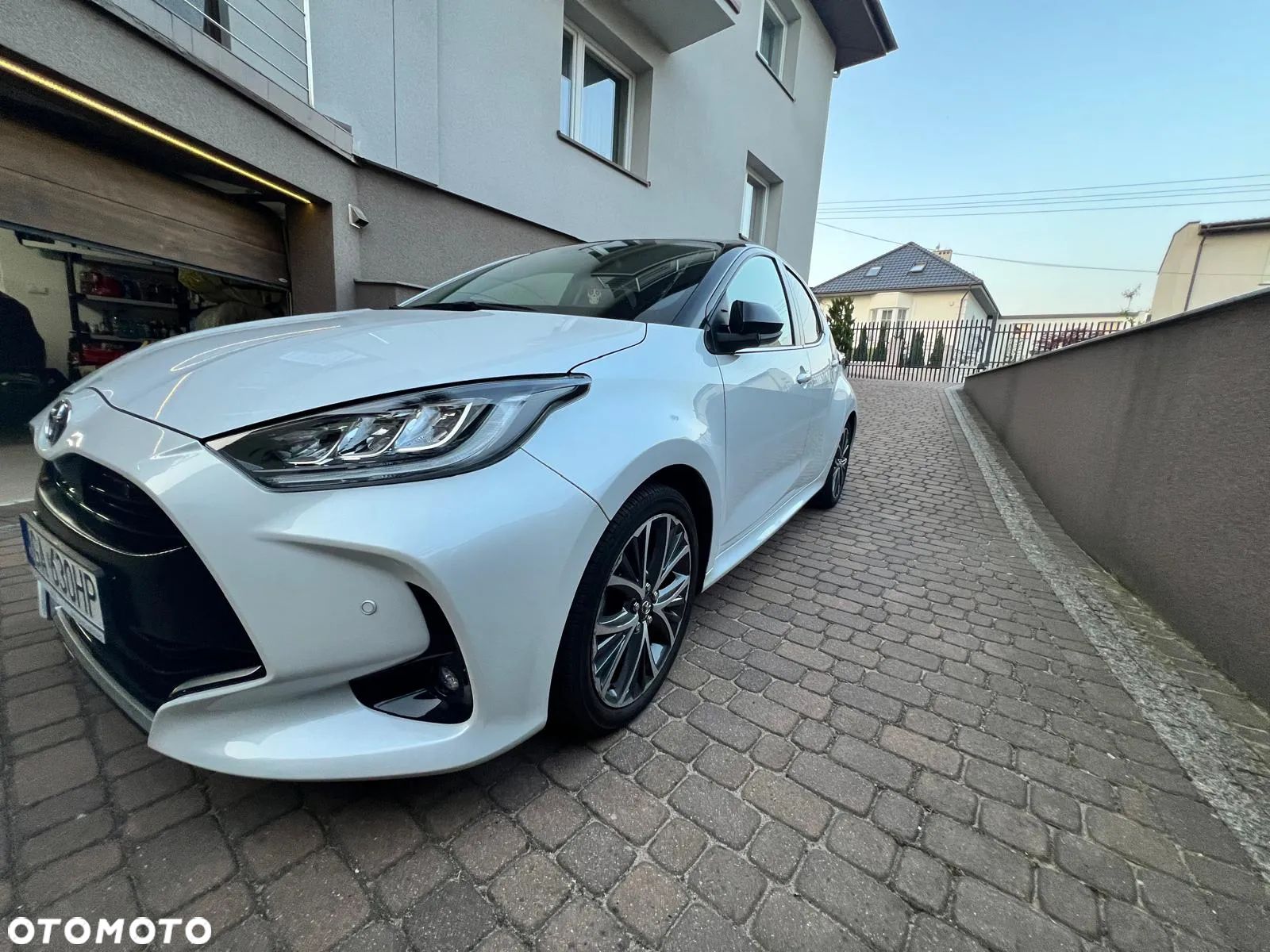 Toyota Yaris Hybrid 1.5 Executive - 1