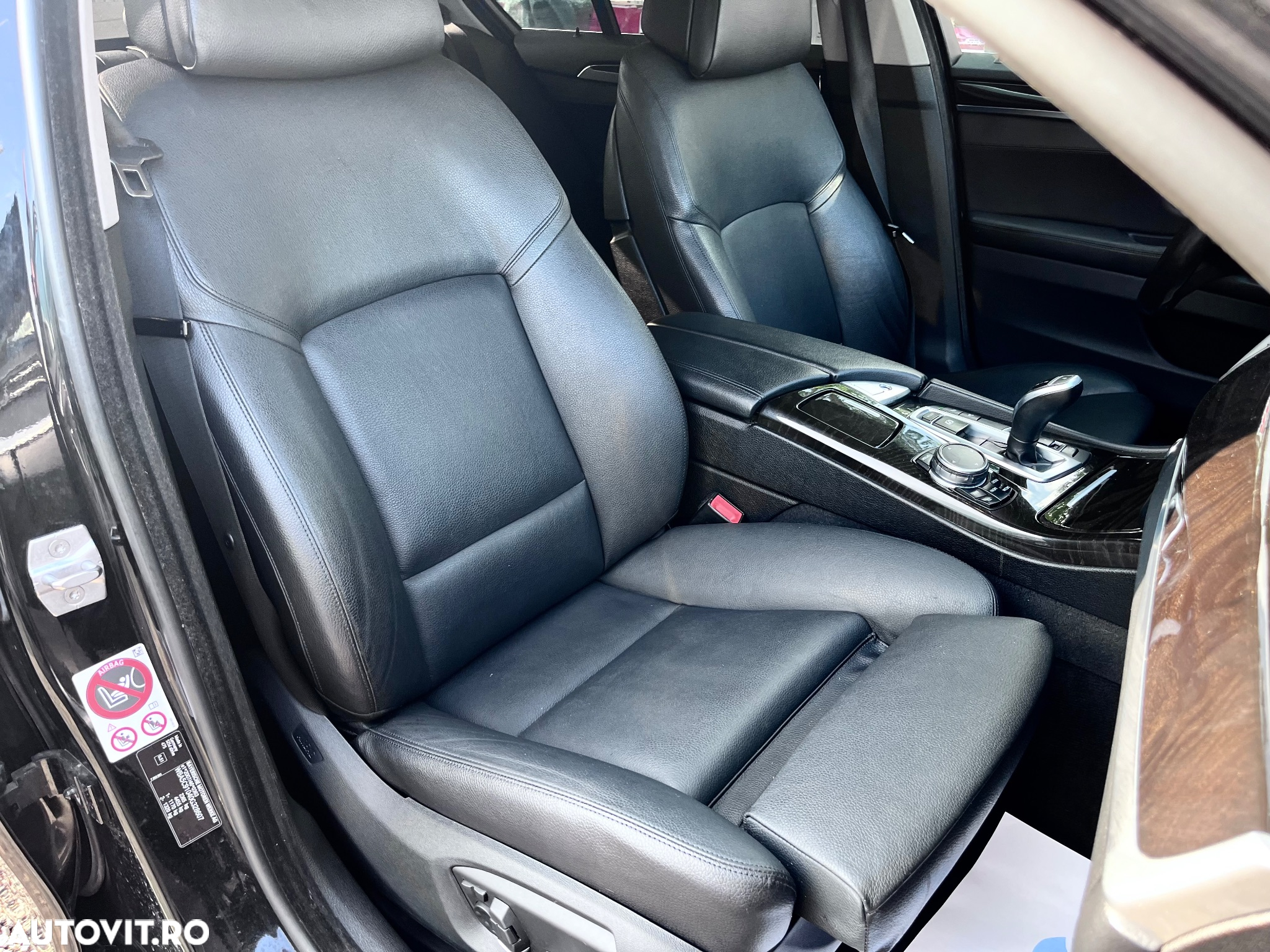 BMW Seria 5 525d xDrive Aut. Luxury Line - 19